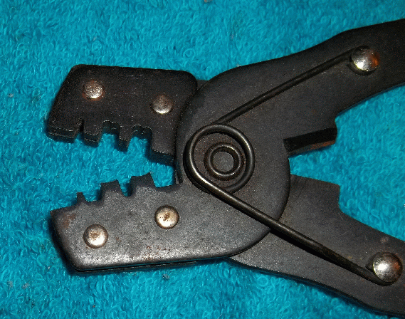 Wire Crimper.gif