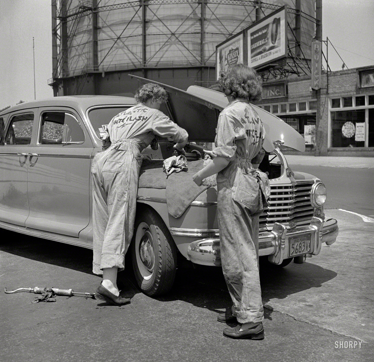 women-garage-attendants-8.jpg