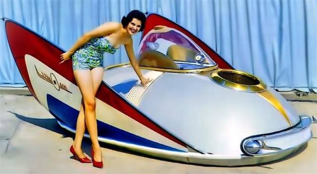 XPAK 400 hovercar by George Barris (1959).jpg