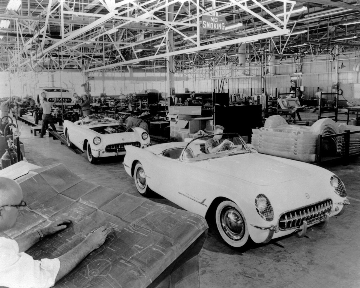 xx1953Corvetteproduction_02_2000.jpg