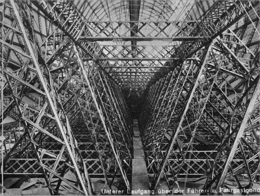 zeppelin-lz-127_u-l-pdg81go1zln.jpg