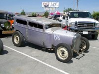 32_sedan3.jpg