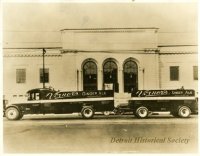 Vernor\'s Ginger Ale delivery truck and trailer in front of DIA c 1930.JPG