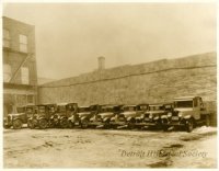 Vernors Delivery Cars & Trucks c 1925.JPG