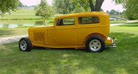 HENDERSEN SHOW DENNYS  32 DRSIDE.JPG