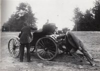 Buggyaut (1896-05-30 Cosmopolitan Road Race, F.Duryea #1, 1st) 02.jpg