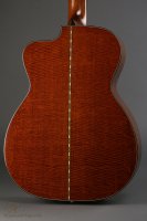 bourgeois-omc-custom-fiddleback-mahogony-back.jpg