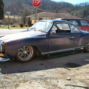 '69 Ghia on Redlines