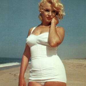 Marilyn Monroe oversized postcard