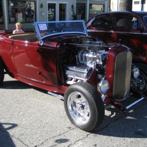 Jim Thomas, 1932 Ford Roadster.  Brookville body, Mooneyham blown 392, Halibrand Champ quickchange. Built by Jim in his garage. He does love those 392's!