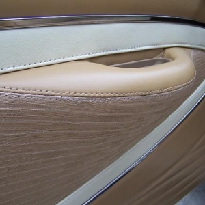 Door handel, 100% correct stitching.