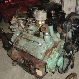 heres the 50'lincoln flathead motor for this build,all orginal and I think i'm going to clean it up ,paint it and but it in just like it is