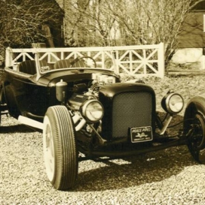 Bob Walton Roadster (built in 1959) Cam Snapper Newburypot MA member looking  pretty much the way it was built ..I drove this for several years in the 80s. Now in the Clark Cram collection