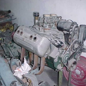 THIS IS ANOTHER ARDUN FOUND TOGHETER WITH MINE ONE. CURIOUSLY, MY FATHER ASSEMBLED THIS ENGINE ON A CRATE 8-BA AND STARTED IT ON A DYNO IN THE MIDLE 50´S. AFTER THAT, IT DESAPEAR FOR ABOUT 45 YEARS AND I FOUND IT 230 MILES FROM HERE, UNMOLESTED.