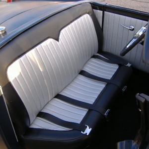 DSCF1069 seat upholstery