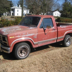 Ford F150 1986 Dead stock ford truck - Love this truck!