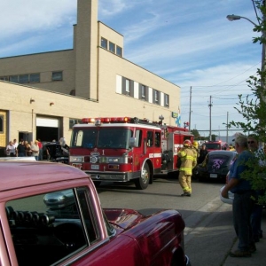 100 0992 The Fire Dept shows up....they must have seen the smoke off the grill.......or was it the free beer....lol....ELTA BBQ 09.