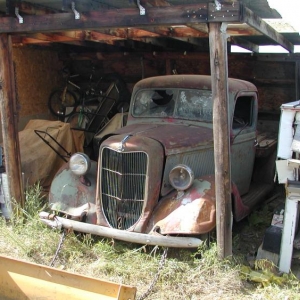 P6190061 Barn find