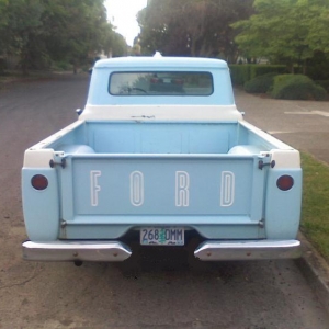 photoshopped the rear bumper into a split bumper