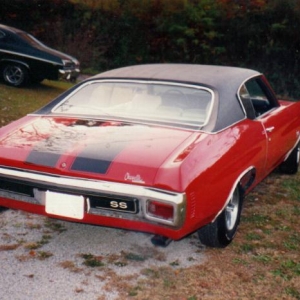 another LS-6 chevelle and a dark green SS396 chevelle in the background....