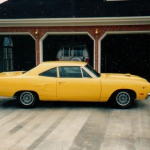 1970 Roadrunner 440-six pack, four speed.