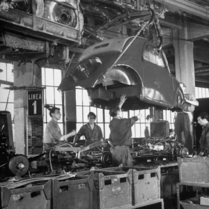 topolino factory , body lowered during assembly