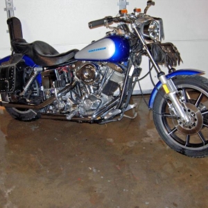 1976 Harley Lowrider
Bored 80 over-Andrews cam-S&S carb.