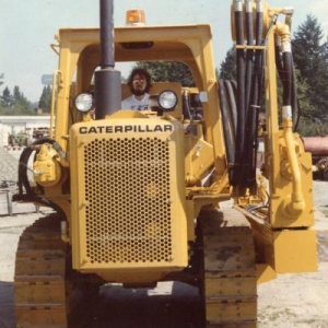 Aardvark Mike.  I went on to build Drill Rigs after Rod Chassis.