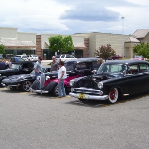 The family and I all driving up to Pinkys Hot Rod shop for the Goodguys preparty!