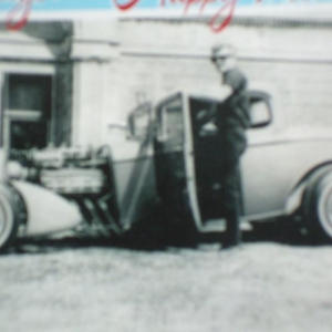 Picture
 2nd owner of Watsons' Grapevine,Phil Swaggart when he owned the "Avenger" in Eugene,OR. 1964 or 65