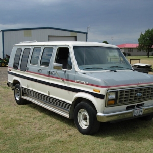 Donor van for the motor, tranny, 9in (to swap) and other parts to use and sale.