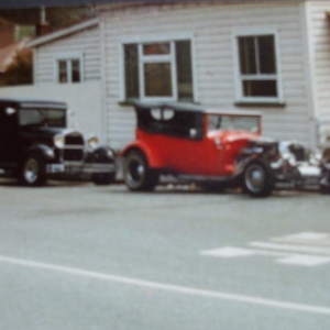 Ricks tub in orange, with A delivery outside pub in early 80s.