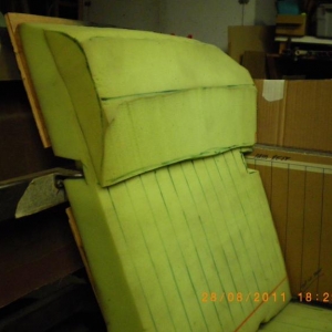 full body brace lines up with upholstery roll and top of door panel