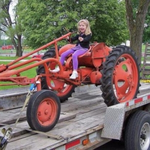 Allis Chalmers Grader
Deva going to town 
2009