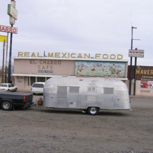 This was the morning after I spent my first night in her in a rest stop in Lordsburg NM on the way home. It was frezzin in that tin can, fortunately Franco and Katie threw me a blanket on my way out of S. Calif. By the time I got to NM, I had all the running lights working and got to take off those awful magnetic lights I had on it when I left Calif.