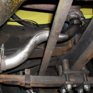 '48 Ford F1 : just dropped the car (homemade exhaust tube)