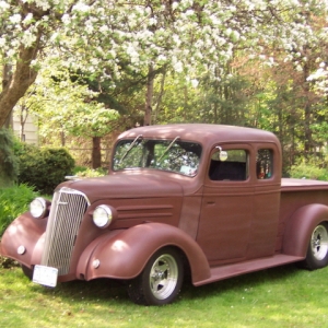 100 0859 37 Chevy custom built kingcab pickup. Rides on an S-10 chassis with a 383 stroker and turbo 350. Made several runs to Detroit to visit my son and participate in the Woodward cruise.
Sold it in 2012. Going to miss this one.