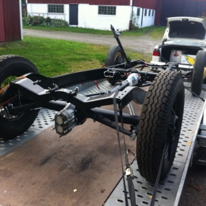 1932 original frame, 1940 brakes and rear axle w. halibrand Quickchange mid section, Model T rear spring, 1932 front axle, spindles, steering etc.