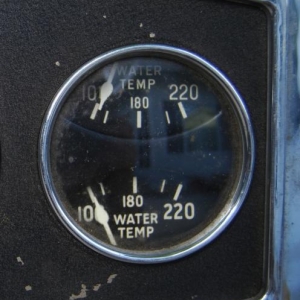 This is a killer dual temp gauge perfect for monitoring both your right and left flathead temps! Surely it was meant for an old wood boat but would really fill out a hot rod dash.