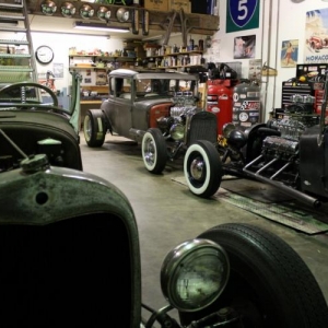 1 man's garage