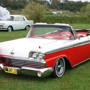 1959Galaxie sunliner , 390ci/auto , lowered , supremes , P disc brakes , P/S ,