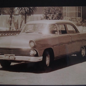 the CUSSO , dechromed ,reversed chrome wheels , 292 with twin carbs , dual exhaust , its a 58 Aussie fordomatic , in Aus we still used the 1956 usa body until 1959 with side trim changes from the usa models to"change" the model look.