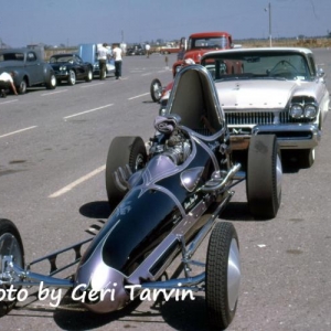 I took this at Lodi 1961, the glass slipper ran the SBC from at least 1957 on ,I first seen the car in '57 with the SBC.
some question about it being burned- it had an engine fire at Lodi in '58/9  and burned mid track but was rebuilt perfectly in just a few weeks with no sign of the damage.