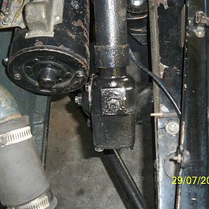 F100 steering box