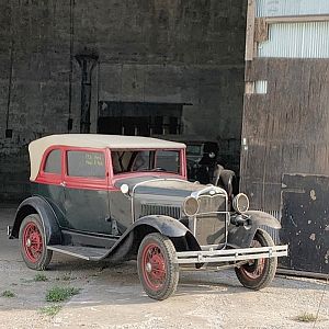 1931 Ford Model 400A Direct Enclosed Transport